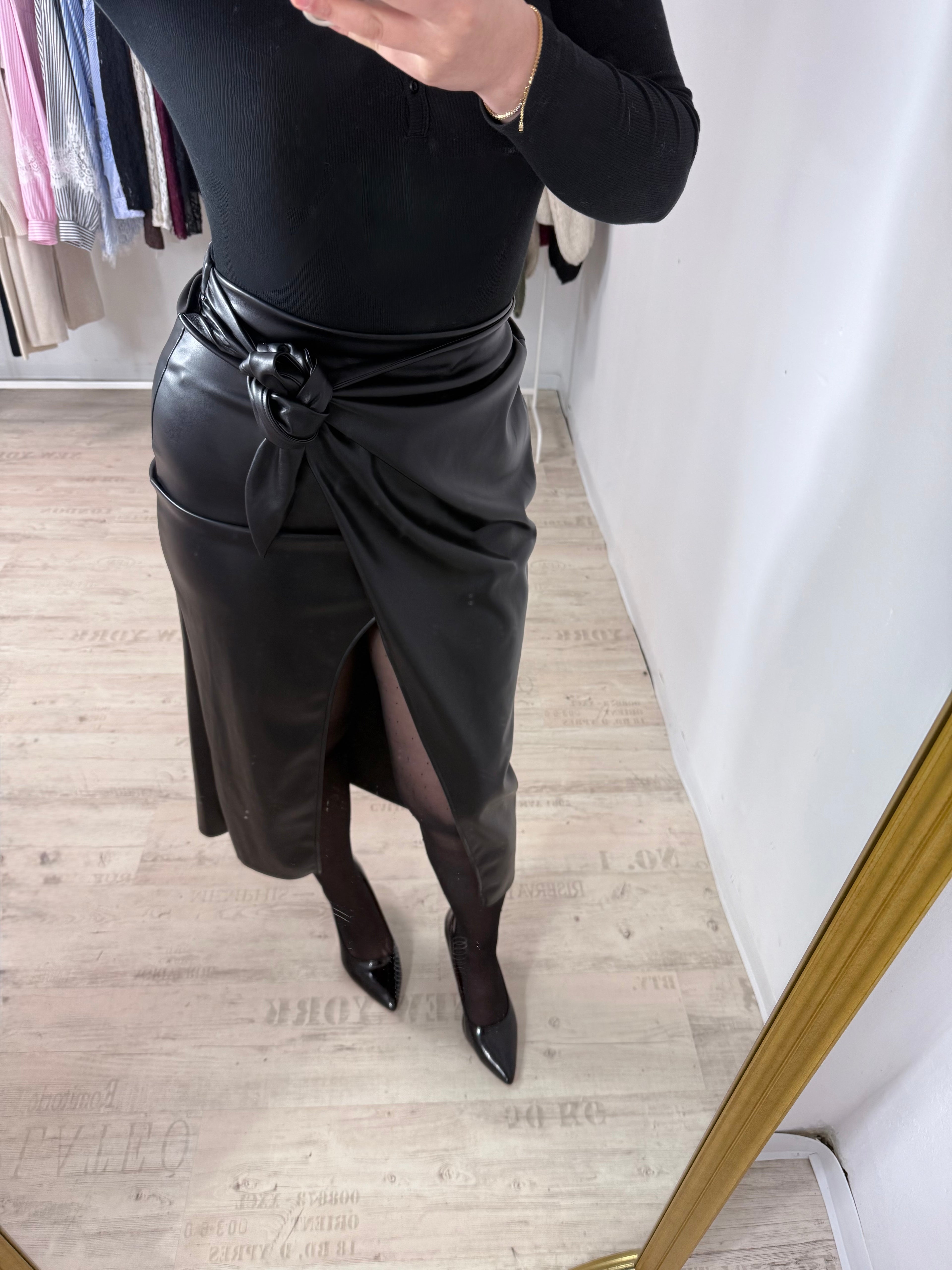 Kaya (Lederrock mit Schlitz)