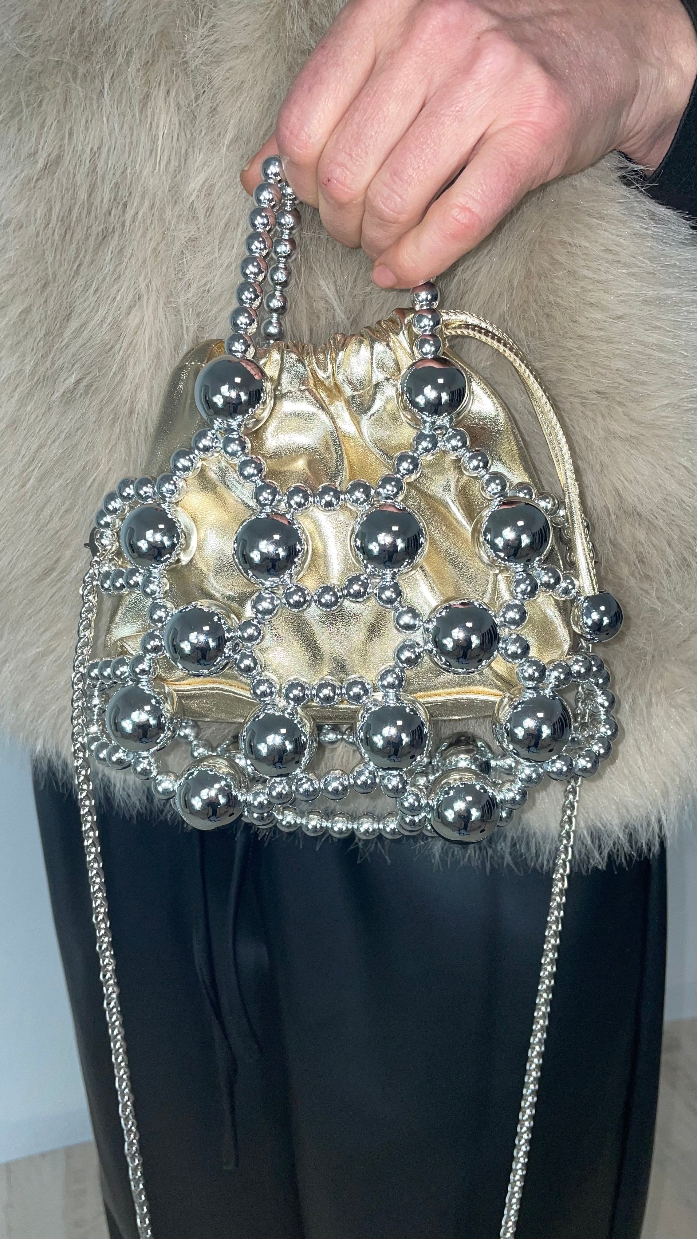 PERA - Clutch mit Metall-Perlen