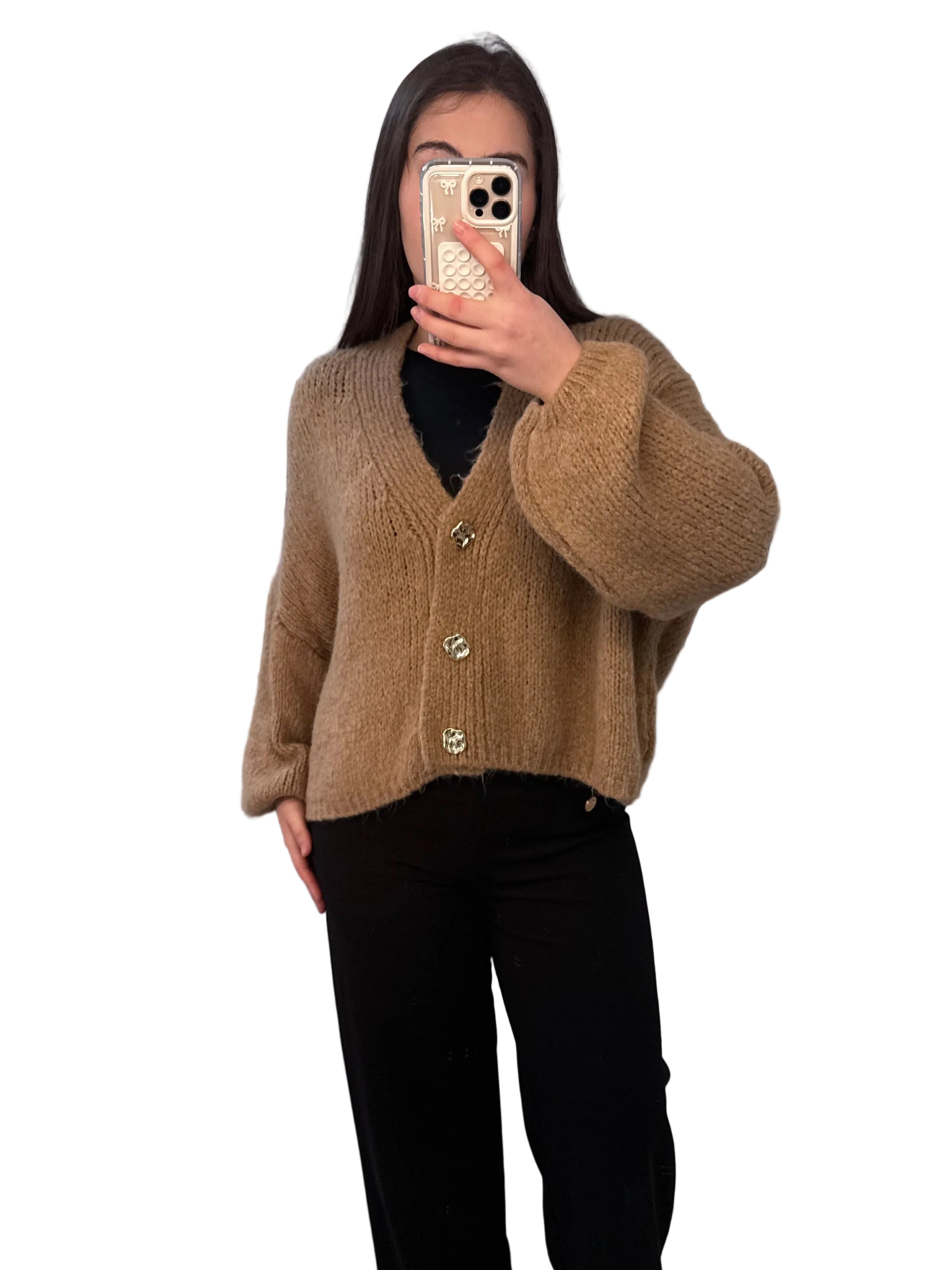 AMARA - Strickjacke mit 3 goldenen Knöpfen