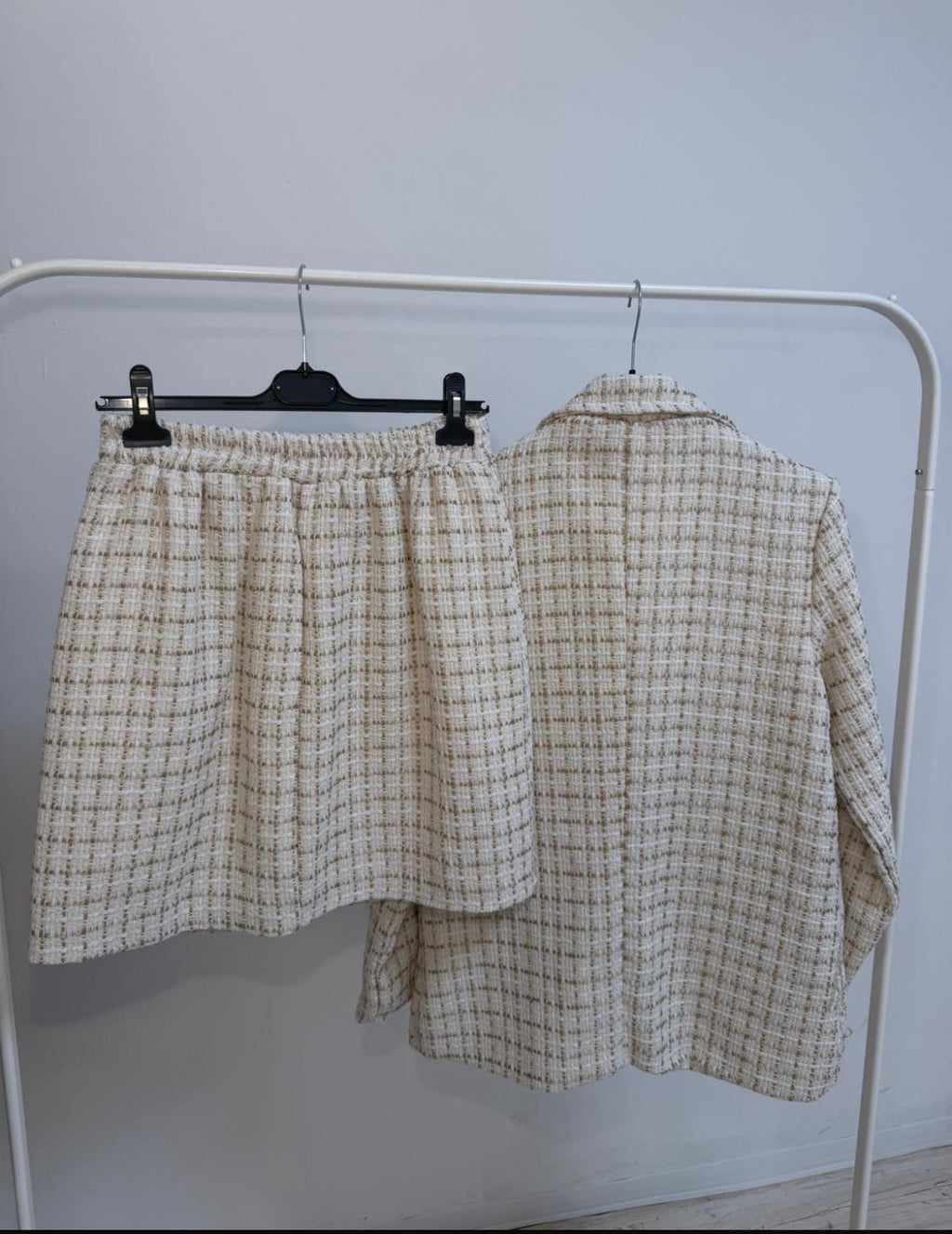 ARIE - Blazer in Gold/Weiß